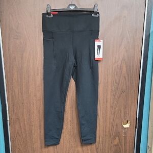 Danskin Size M Black High Rise Cropped Legging